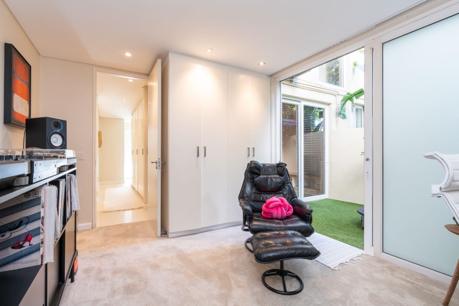 3 Bedroom Property for Sale in Green Point Western Cape